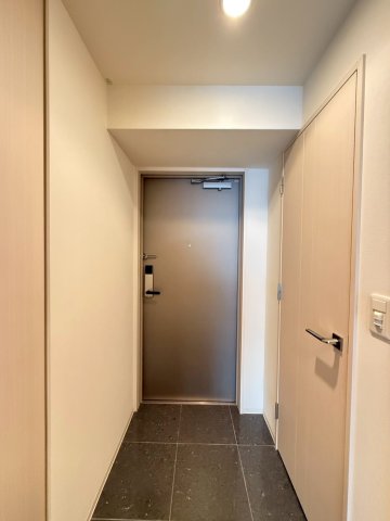 BLAU本町東の玄関写真