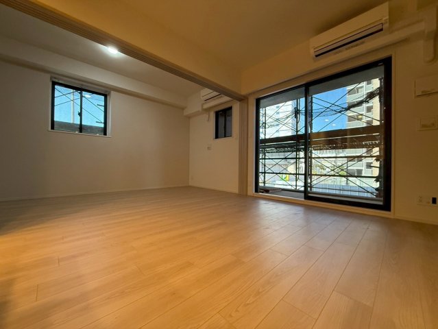 スプランディッド梅田グランノースの居間写真