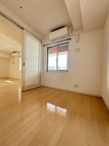 クロスレジデンス大阪新町の居間写真