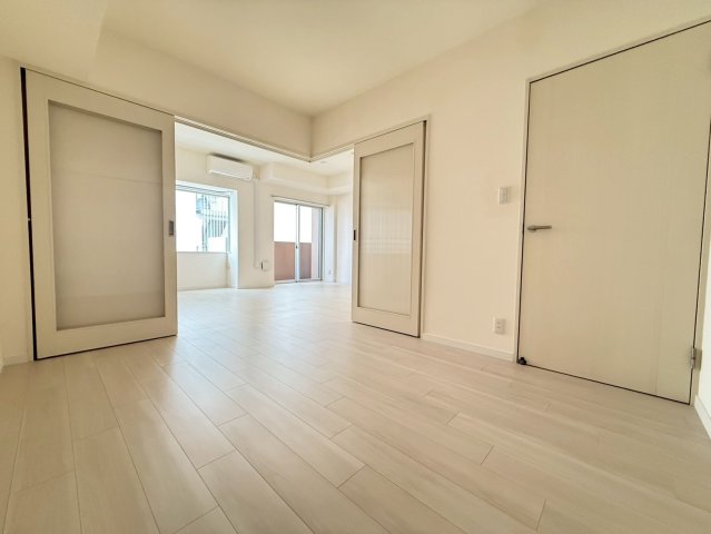 クロスレジデンス大阪新町の居間写真