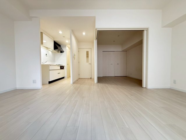 クロスレジデンス大阪新町の居間写真