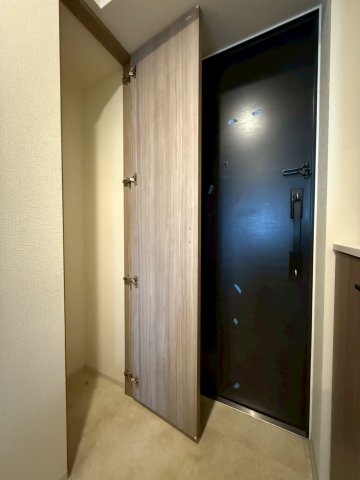 クレストコート靱公園の玄関写真