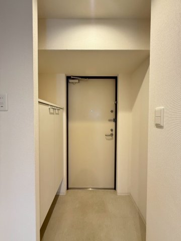 APRILE南森町の玄関写真