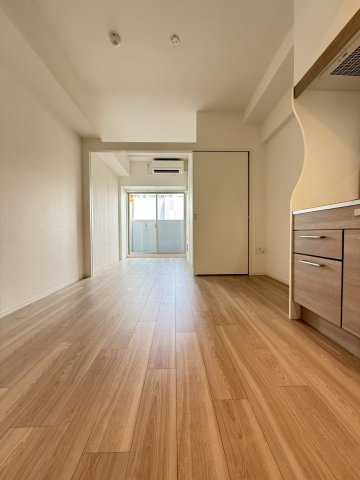 セレニテ難波リアンの居間写真