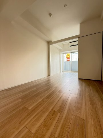 セレニテ難波リアンの居間写真