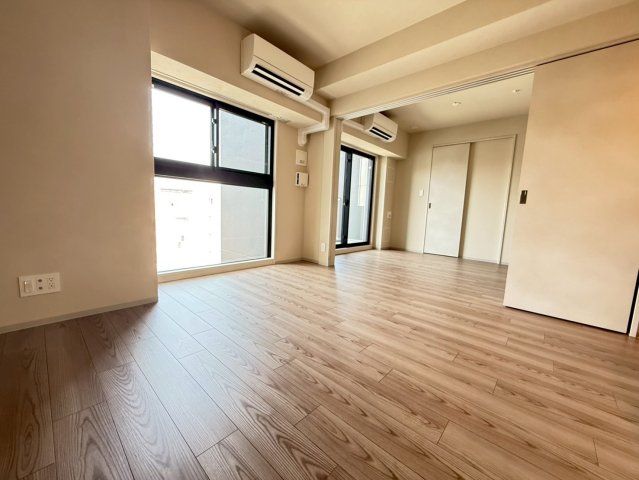 ルフォンプログレ新町の居間写真