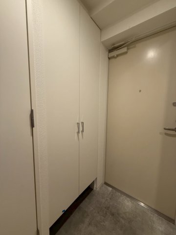セレニテ難波グランデノールの玄関写真