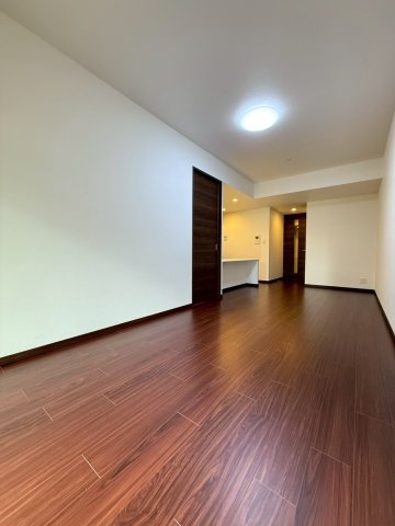 グランカーサ難波元町の居間写真
