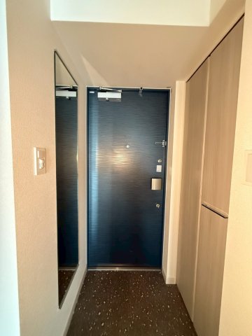 プレサンス大国町ラヴェニールの玄関写真