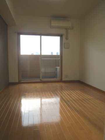 CITY SPIRE難波WESTの居間写真