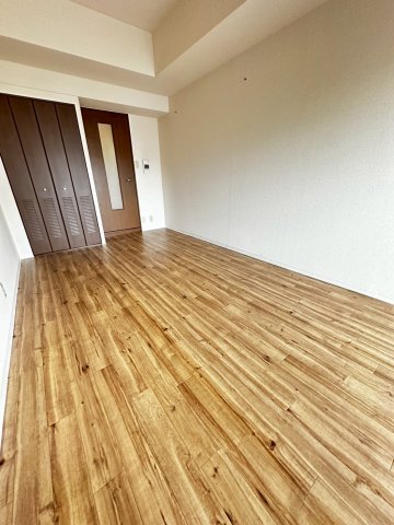 新大阪セレニテの居間写真