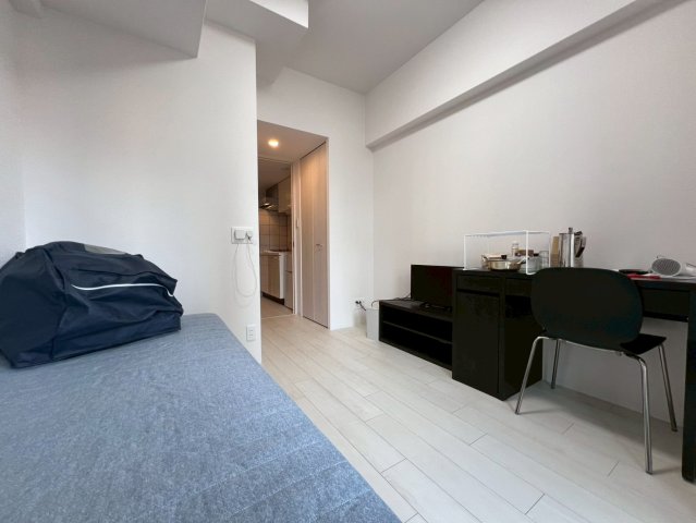 エスリード弁天町NORTH RESIDENCEの居間写真