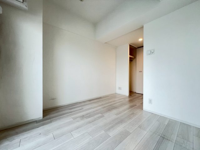 エスリードレジデンス大阪弁天町の居間写真