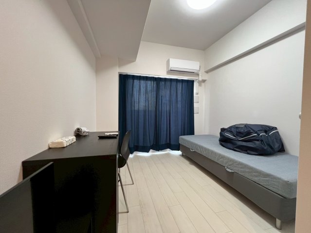 エスリード弁天町NORTH RESIDENCEの居間写真