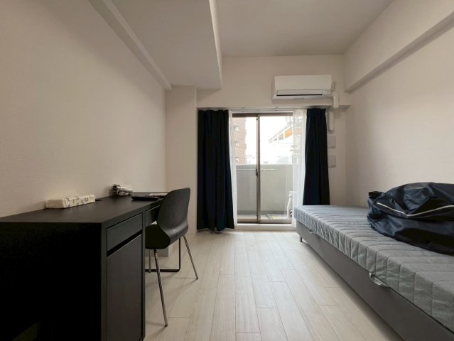 エスリード弁天町NORTH RESIDENCEの居間写真
