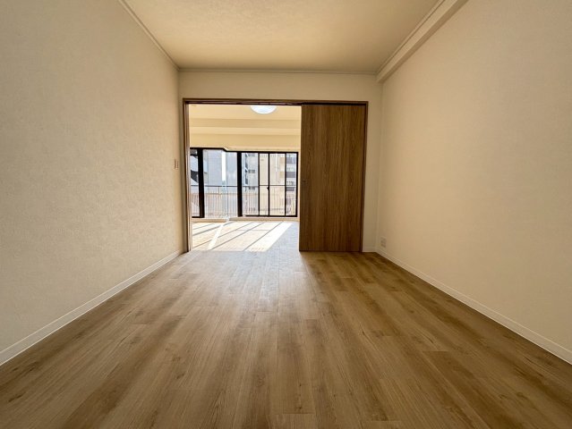 フロンティアタワー難波EASTの内装写真