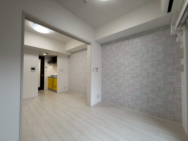 プライマル南森町パークビューの居間写真