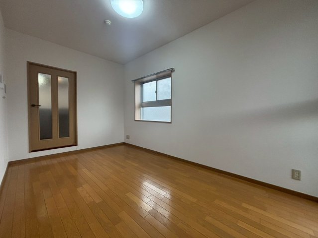ディナスティ福島の居間写真