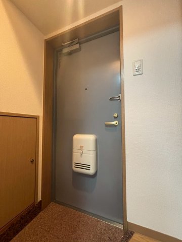 ディナスティ福島の玄関写真