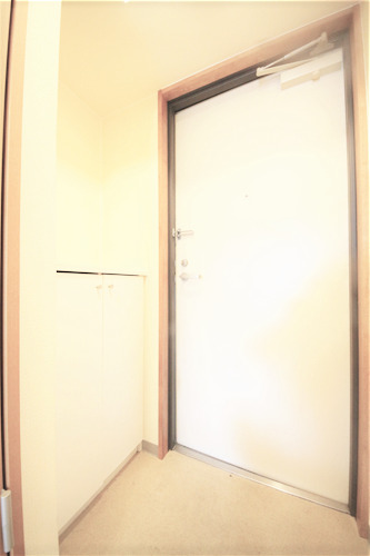 嵜本レジデンス福島の玄関写真