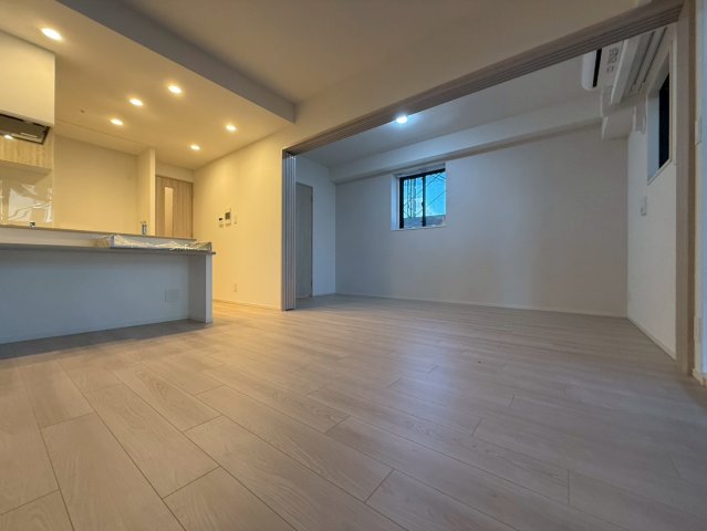 スプランディッド梅田グランノースの居間写真