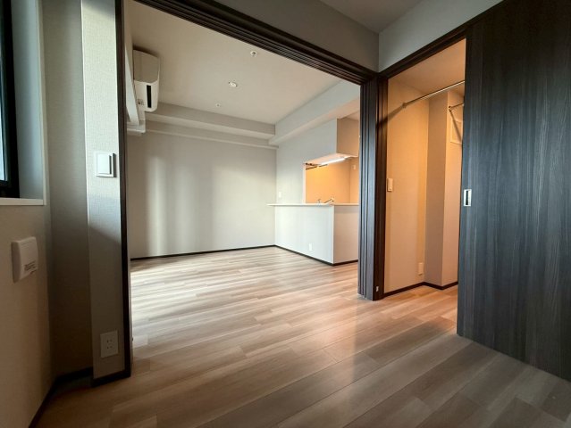 ソルレヴェンテ新梅田の居間写真