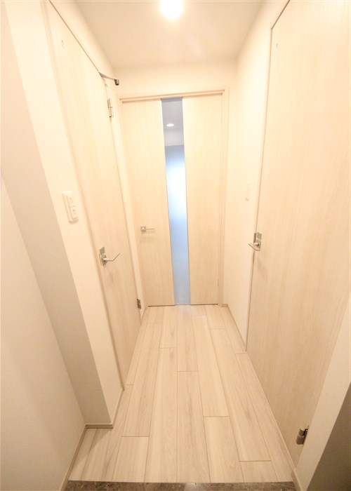 スプランディッド難波IIIの玄関写真