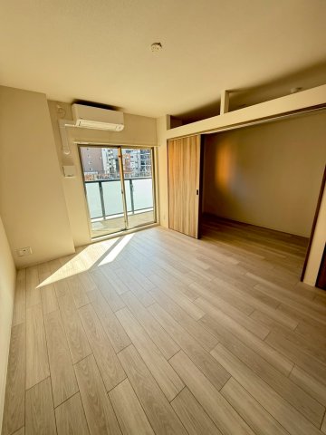 SUNREGIS NAMBAの居間写真