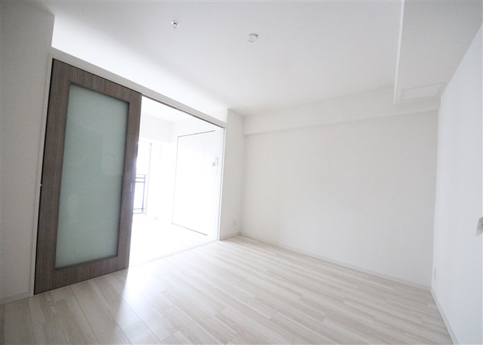RISING Maison本町橋の居間写真