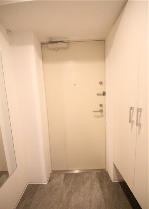 ラシーヌ瓦屋町の玄関写真