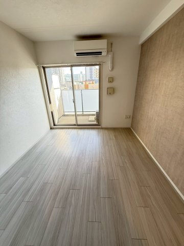 LUMINOUS三国本町の居間写真