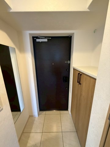 LUMINOUS三国本町の玄関写真