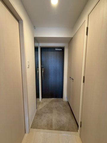スプランディッドライズ新大阪ノースの玄関写真