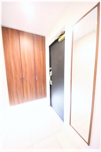 リーガル京町堀の玄関写真