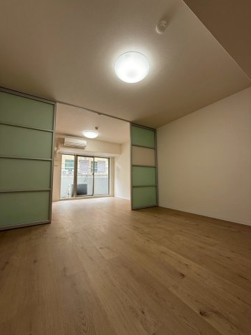 南堀江アパートメントグランデの居間写真