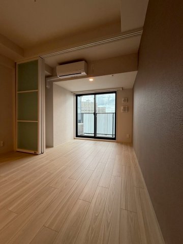 アーバネックス天満橋Frontの居間写真
