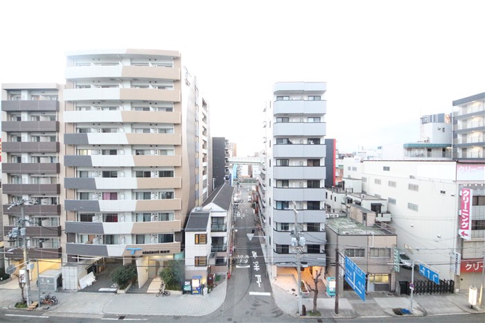 クリスタルグランツ難波WESTの外観写真