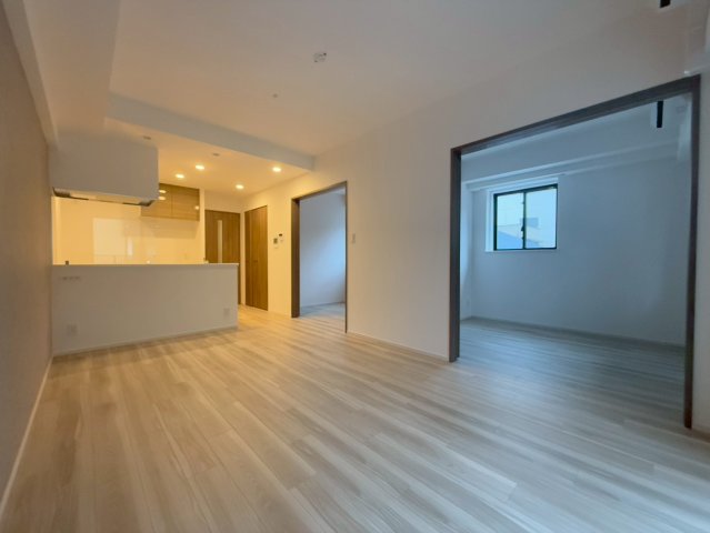 ルフォンプログレ南森町の居間写真