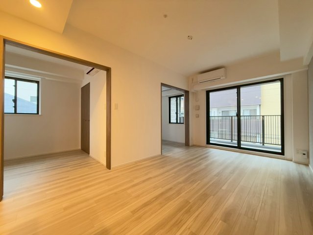 ルフォンプログレ南森町の居間写真