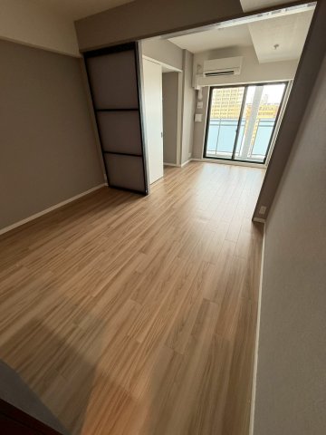 S-RESIDENCE大阪上本町の居間写真