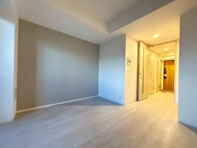 ワールドアイ難波City Gateの居間写真