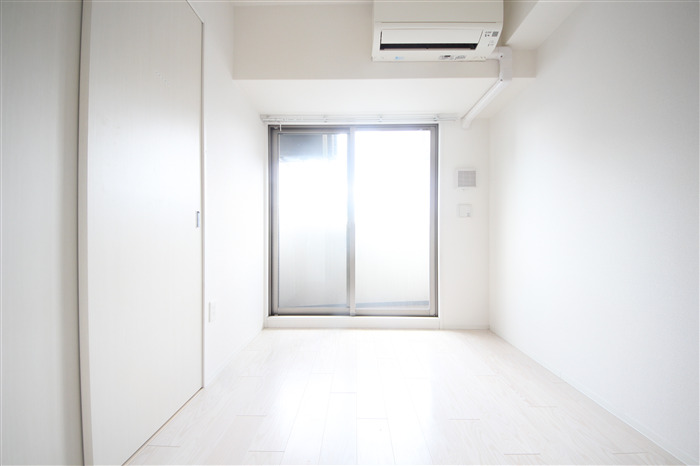 SERENiTE堺筋本町SUDの居間写真