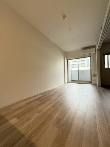 セレニテ江坂ミラクの居間写真