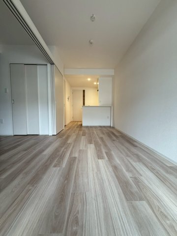 セレニテ江坂ミラクの居間写真