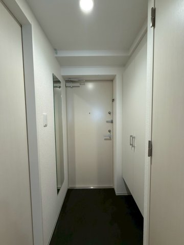 セレニテ江坂ミラクの玄関写真