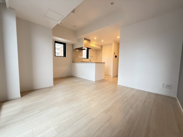 ザ・パークハビオ谷町六丁目クロスの居間写真