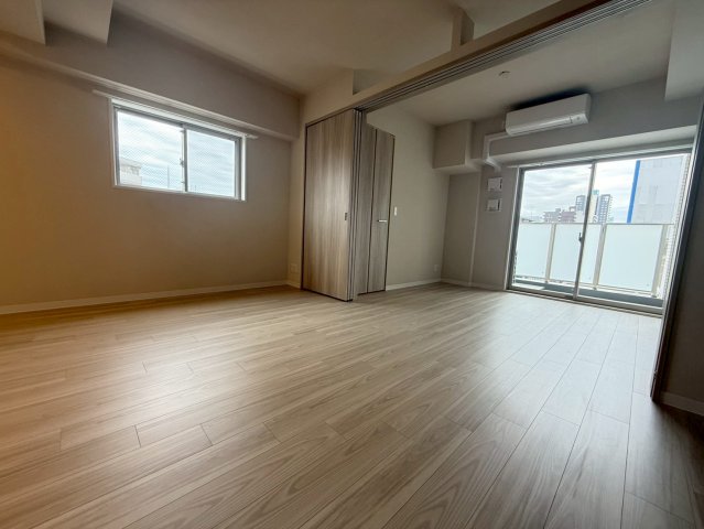 ミラージュパレス本町Departの居間写真