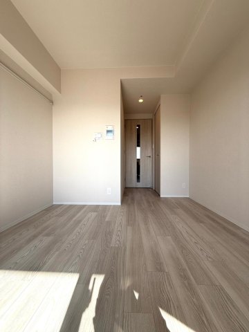 エスリードレジデンス大阪福島サウスフラッツの居間写真