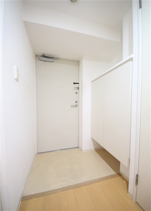 SERENiTE本町エコートの玄関写真