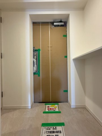 スプランディッド難波VIIの玄関写真